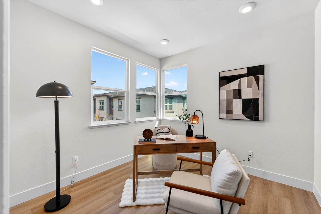 Detail Gallery Image 45 of 60 For 552 Galt Ter #4,  Sunnyvale,  CA 94085 - 4 Beds | 3/1 Baths