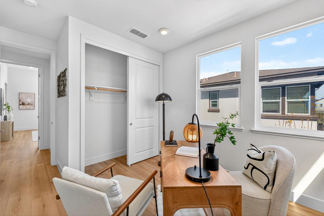 Detail Gallery Image 46 of 60 For 552 Galt Ter #4,  Sunnyvale,  CA 94085 - 4 Beds | 3/1 Baths