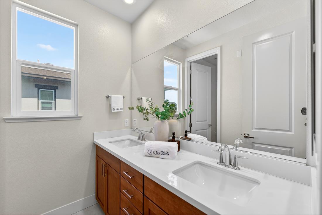 Detail Gallery Image 47 of 60 For 552 Galt Ter #4,  Sunnyvale,  CA 94085 - 4 Beds | 3/1 Baths
