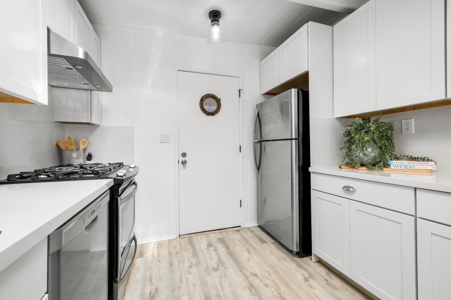 Detail Gallery Image 14 of 37 For 145 Bennett Rd, Aptos,  CA 95003 - 2 Beds | 1/1 Baths