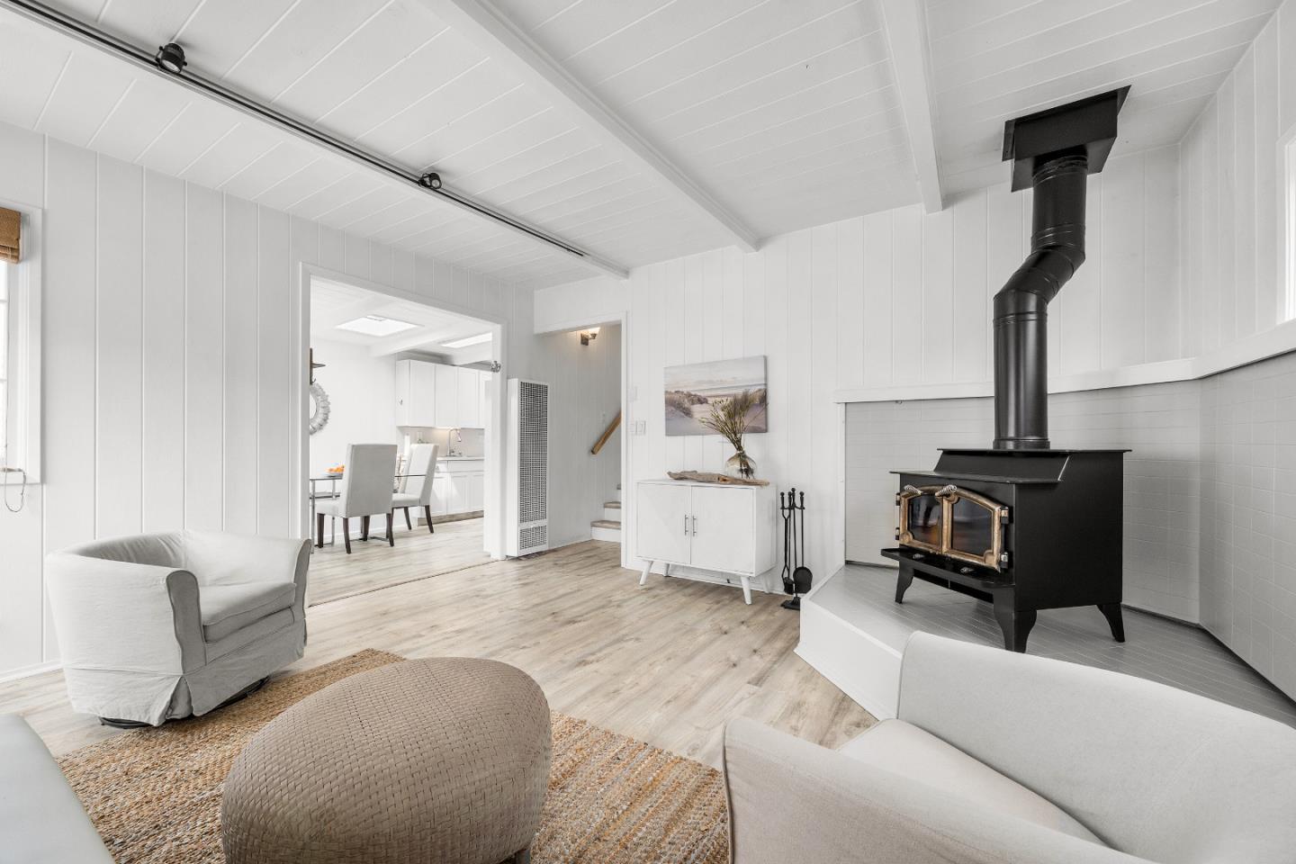 Detail Gallery Image 9 of 37 For 145 Bennett Rd, Aptos,  CA 95003 - 2 Beds | 1/1 Baths