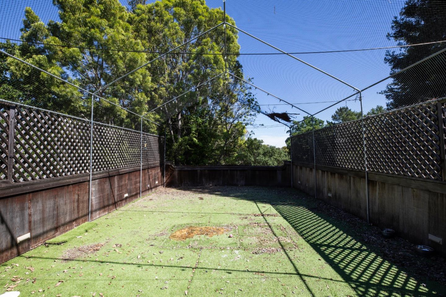 Detail Gallery Image 9 of 10 For 12544 Corbetta Ln, Los Altos Hills,  CA 94022 - 3 Beds | 3 Baths
