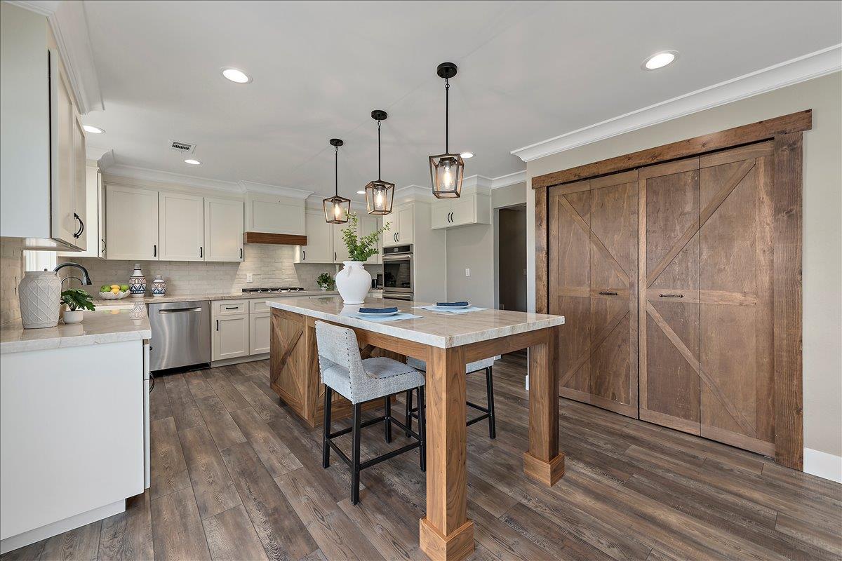 Detail Gallery Image 12 of 60 For 2135 Greenwood Ave, Morgan Hill,  CA 95037 - 4 Beds | 3/1 Baths