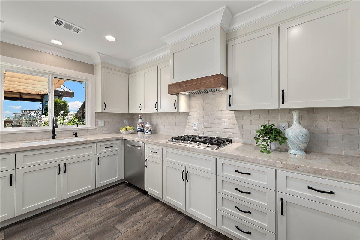 Detail Gallery Image 15 of 60 For 2135 Greenwood Ave, Morgan Hill,  CA 95037 - 4 Beds | 3/1 Baths