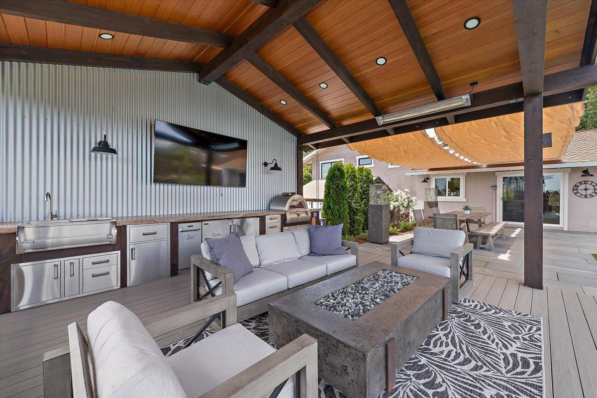 Detail Gallery Image 6 of 60 For 2135 Greenwood Ave, Morgan Hill,  CA 95037 - 4 Beds | 3/1 Baths