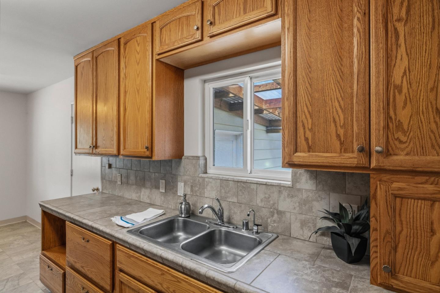 Detail Gallery Image 11 of 37 For 25 Holm Rd, Watsonville,  CA 95076 - 3 Beds | 1 Baths