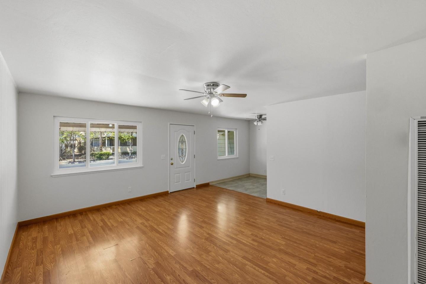 Detail Gallery Image 5 of 37 For 25 Holm Rd, Watsonville,  CA 95076 - 3 Beds | 1 Baths