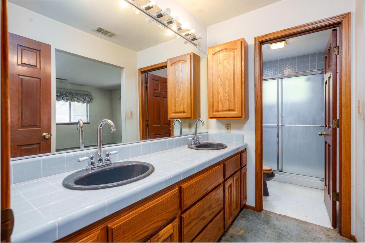 Detail Gallery Image 9 of 12 For 1774 Chevalier Dr, San Jose,  CA 95124 - 3 Beds | 2 Baths