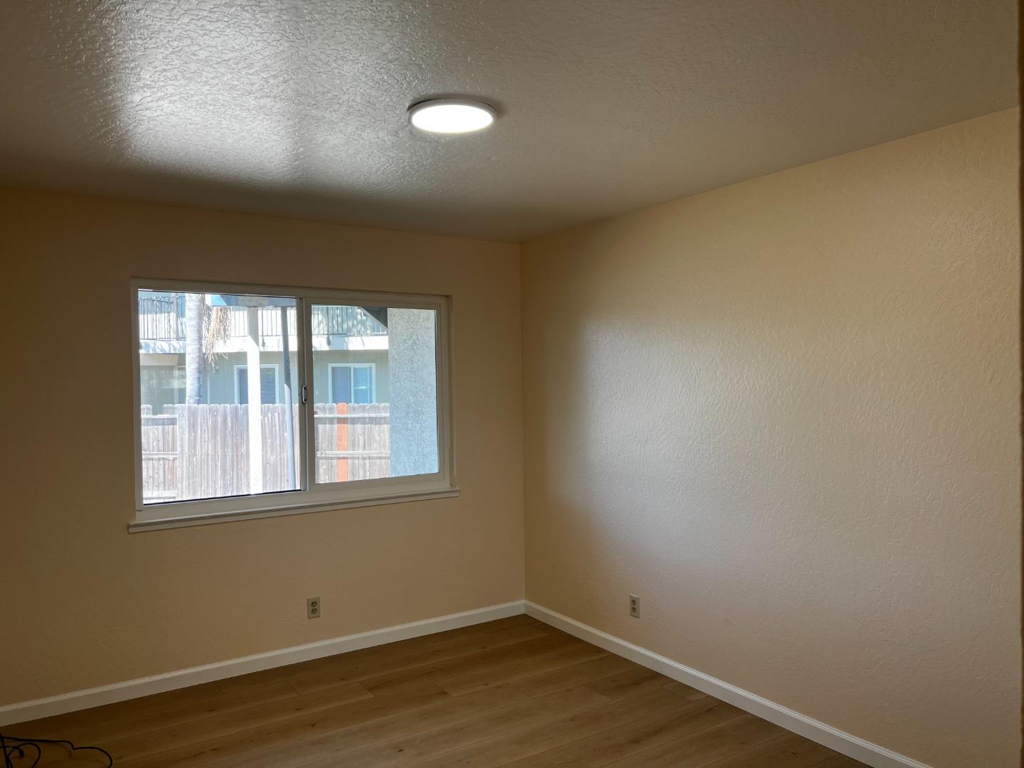 Detail Gallery Image 13 of 19 For 221 Rondale, Hayward,  CA 94541 - – Beds | – Baths