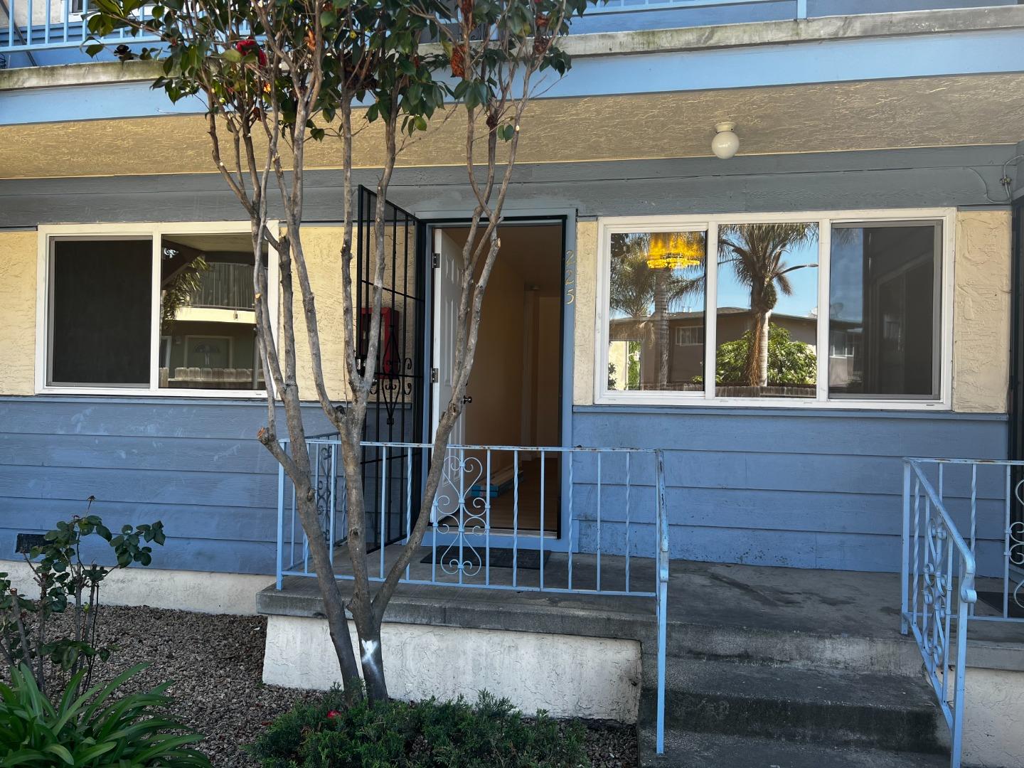 Detail Gallery Image 2 of 19 For 221 Rondale, Hayward,  CA 94541 - – Beds | – Baths