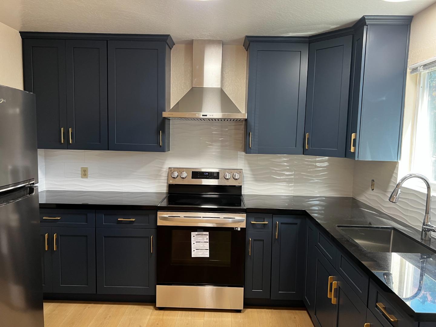 Detail Gallery Image 3 of 19 For 221 Rondale, Hayward,  CA 94541 - – Beds | – Baths