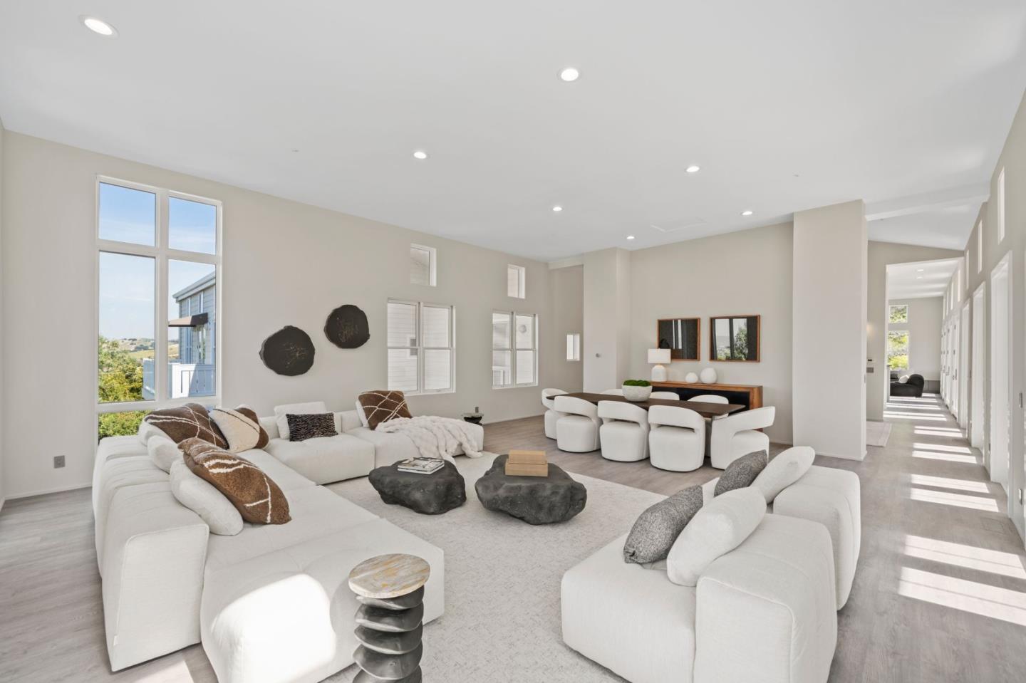 Detail Gallery Image 10 of 99 For 2698 Greenrock Rd, Milpitas,  CA 95035 - 5 Beds | 3/1 Baths