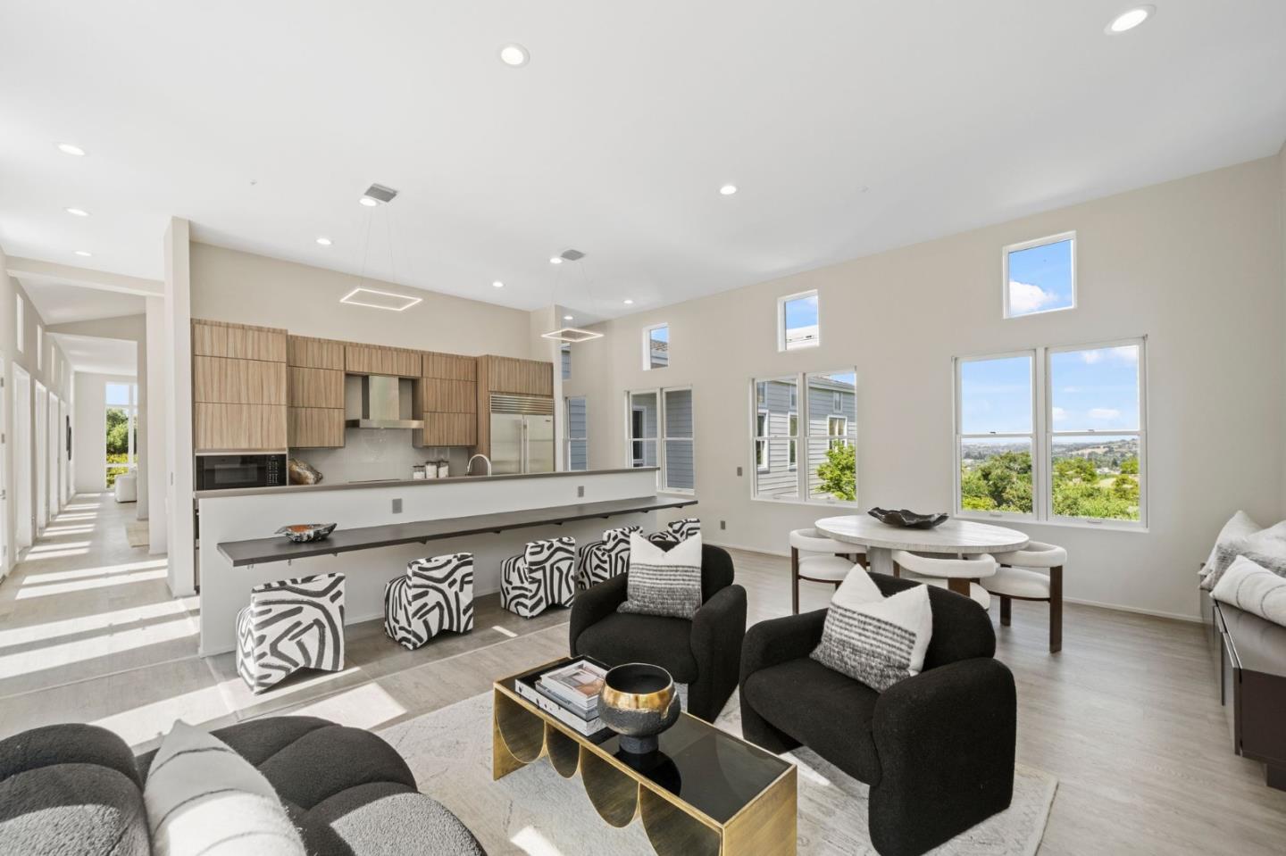 Detail Gallery Image 13 of 99 For 2698 Greenrock Rd, Milpitas,  CA 95035 - 5 Beds | 3/1 Baths