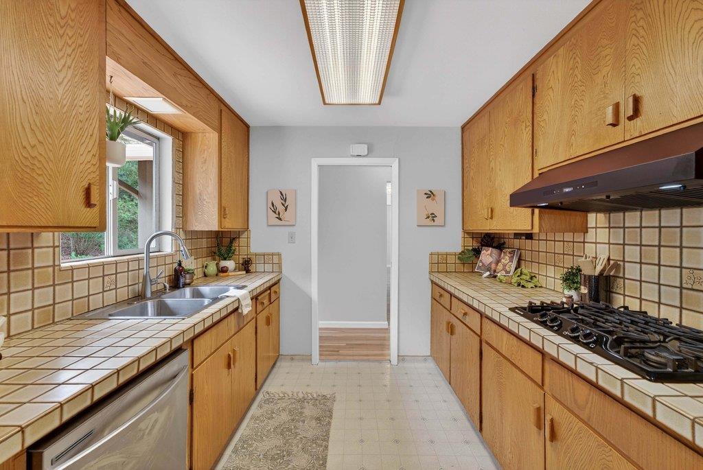 Detail Gallery Image 17 of 47 For 590 Sherman Dr, Scotts Valley,  CA 95066 - 3 Beds | 2 Baths