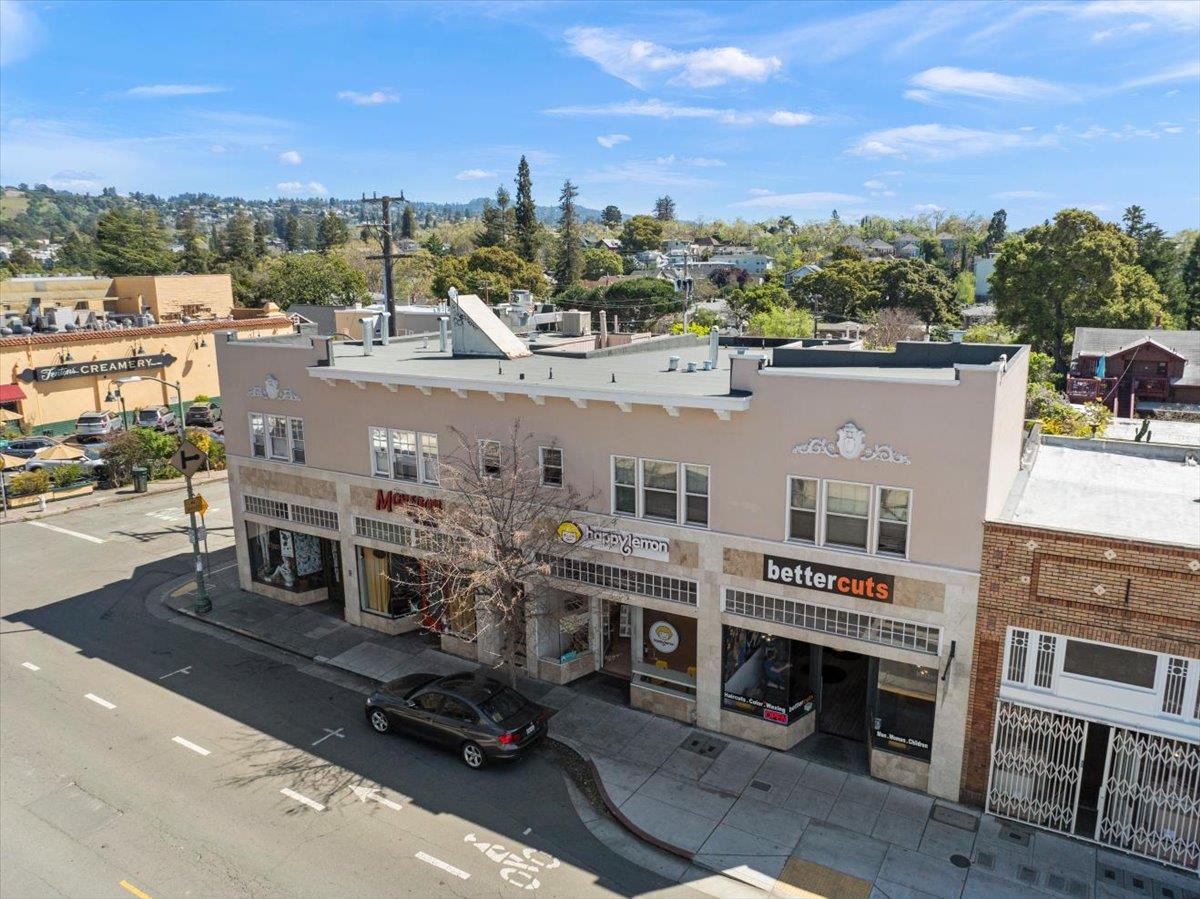 Detail Gallery Image 6 of 17 For 4218 Piedmont Ave, Oakland,  CA 94611 - – Beds | – Baths