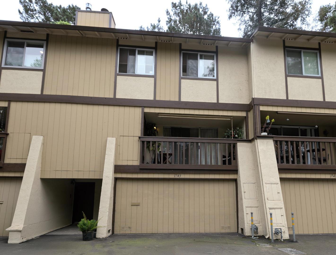 Detail Gallery Image 2 of 16 For 1743 Panda Way, Hayward,  CA 94541 - 2 Beds | 2/1 Baths