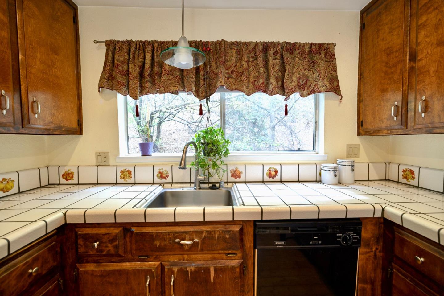 Detail Gallery Image 7 of 16 For 1743 Panda Way, Hayward,  CA 94541 - 2 Beds | 2/1 Baths