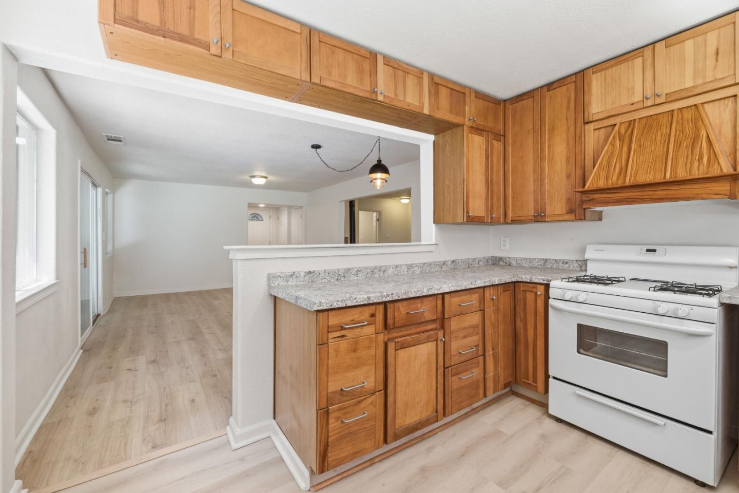 Detail Gallery Image 10 of 96 For 2950 Bear Canyon Rd, Los Gatos,  CA 95033 - 3 Beds | 2 Baths