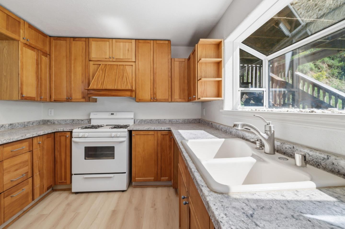 Detail Gallery Image 9 of 96 For 2950 Bear Canyon Rd, Los Gatos,  CA 95033 - 3 Beds | 2 Baths