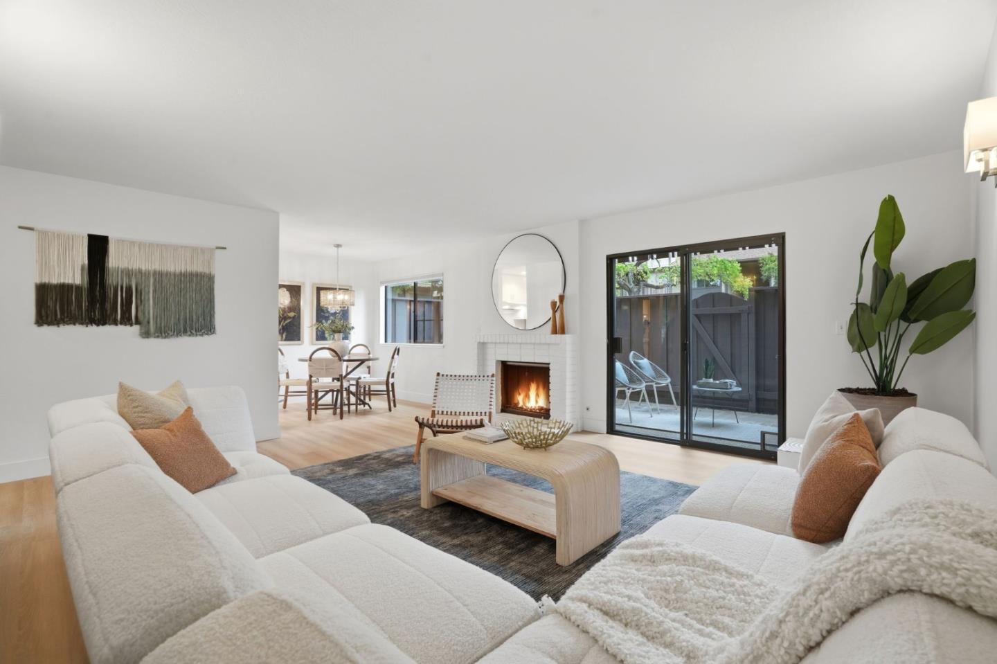 Front Image Thumbnail for ML82041034