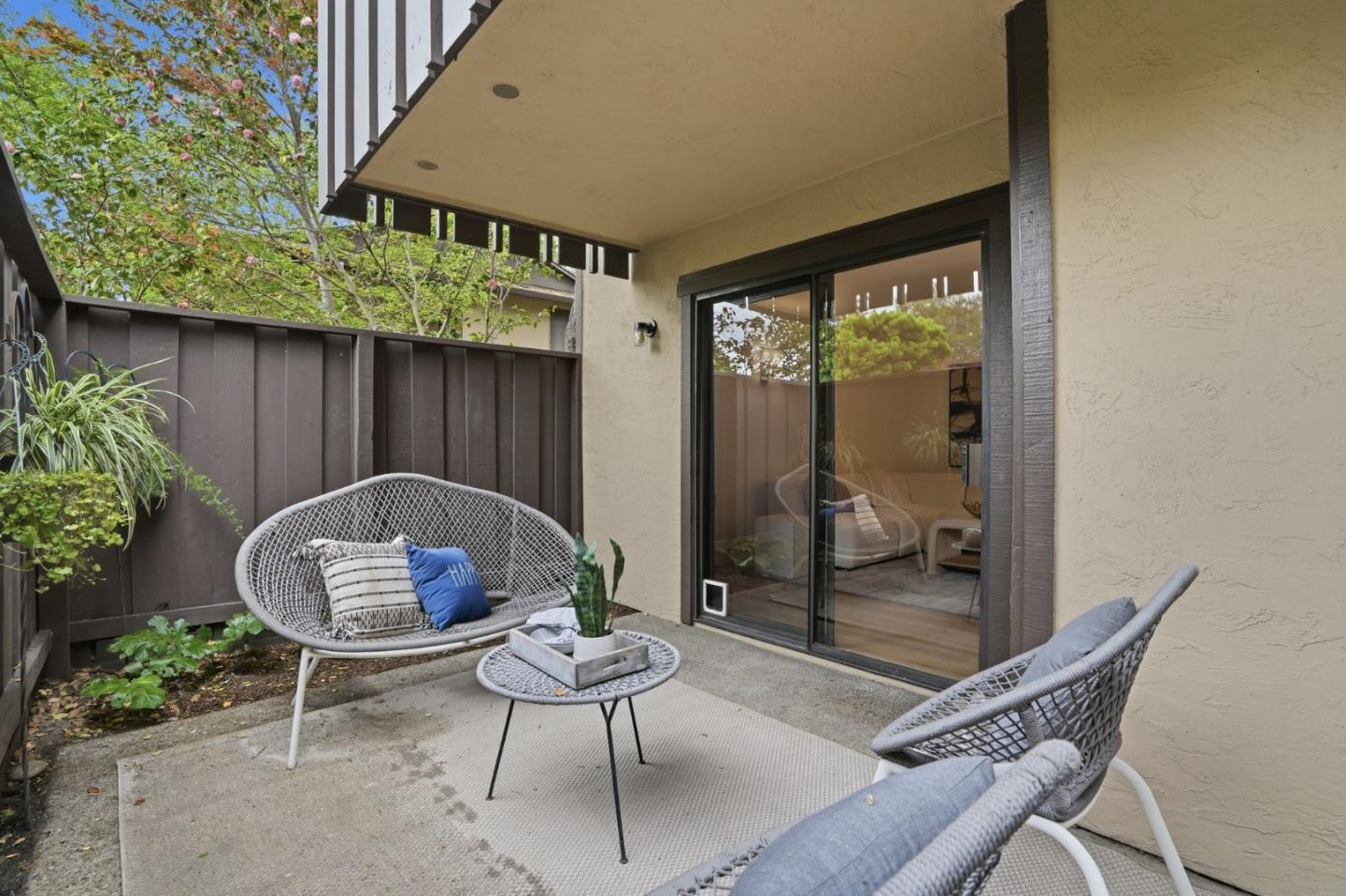 Detail Gallery Image 16 of 29 For 610 Gilbert Ave #32,  Menlo Park,  CA 94025 - 2 Beds | 2 Baths