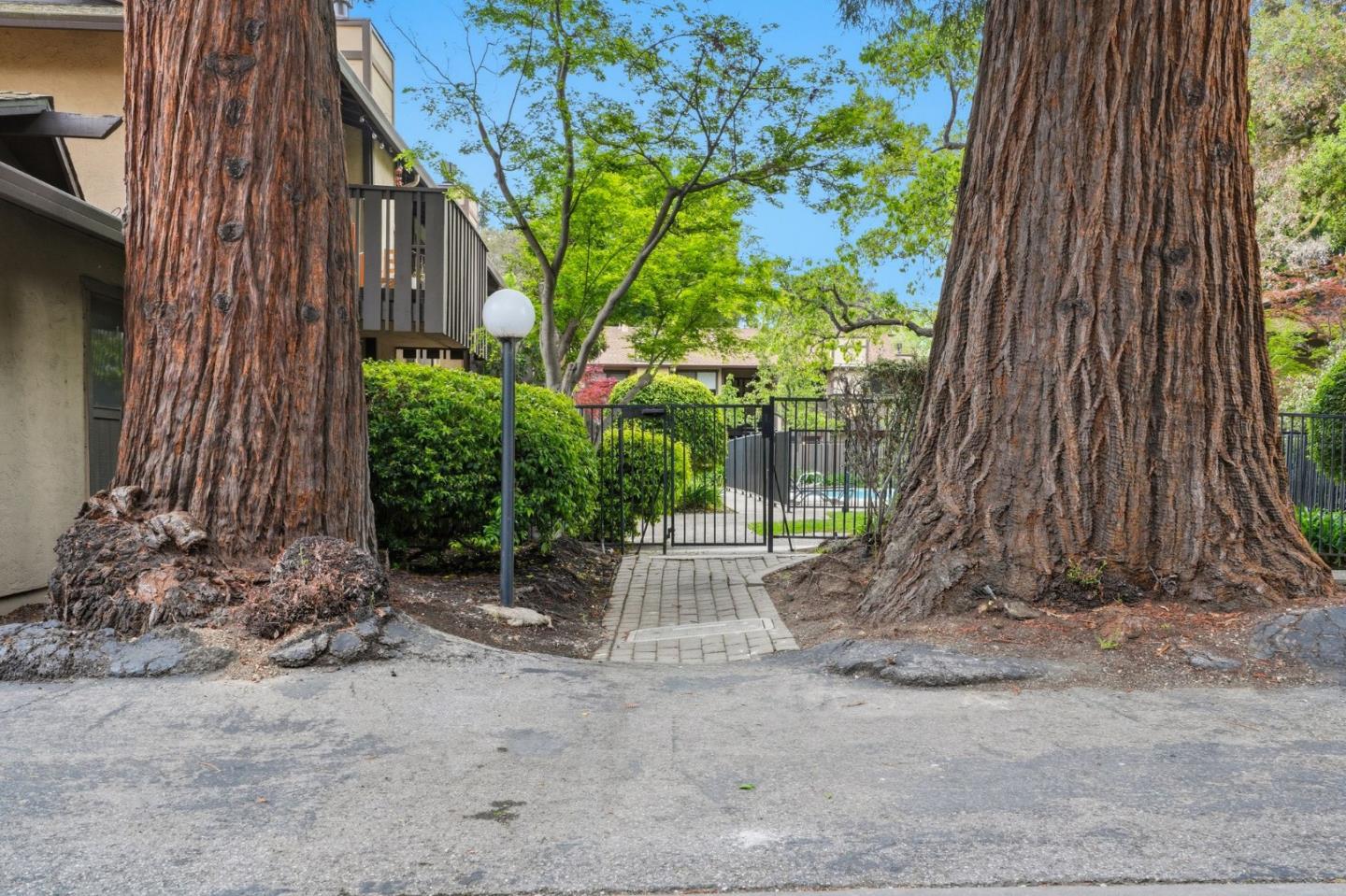 Detail Gallery Image 20 of 29 For 610 Gilbert Ave #32,  Menlo Park,  CA 94025 - 2 Beds | 2 Baths