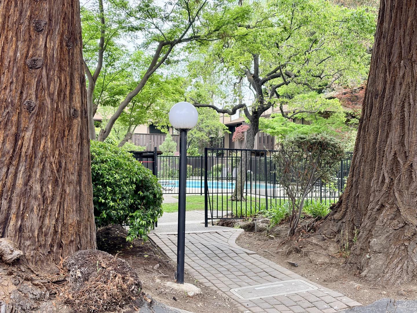 Detail Gallery Image 24 of 29 For 610 Gilbert Ave #32,  Menlo Park,  CA 94025 - 2 Beds | 2 Baths