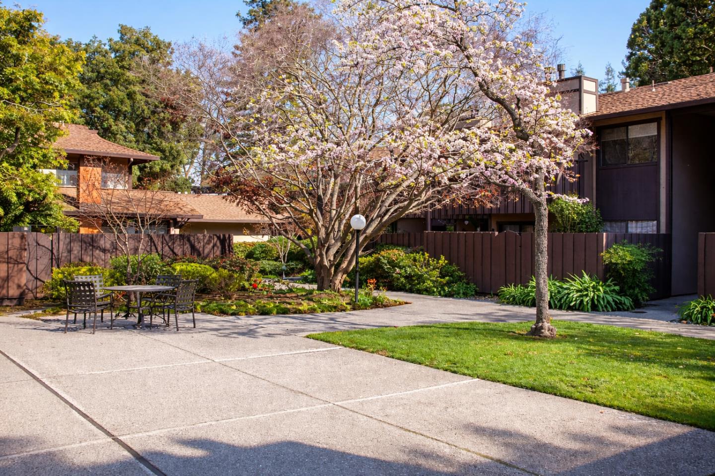 Detail Gallery Image 26 of 29 For 610 Gilbert Ave #32,  Menlo Park,  CA 94025 - 2 Beds | 2 Baths