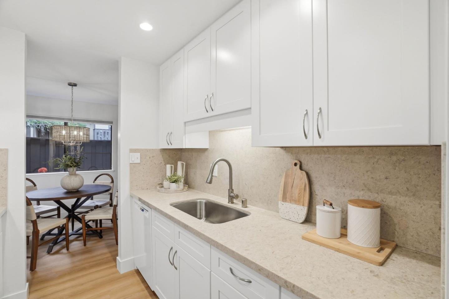 Detail Gallery Image 5 of 29 For 610 Gilbert Ave #32,  Menlo Park,  CA 94025 - 2 Beds | 2 Baths