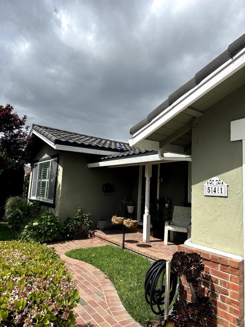 Detail Gallery Image 3 of 19 For 541 Woodstock Way, Santa Clara,  CA 95054 - 4 Beds | 2 Baths