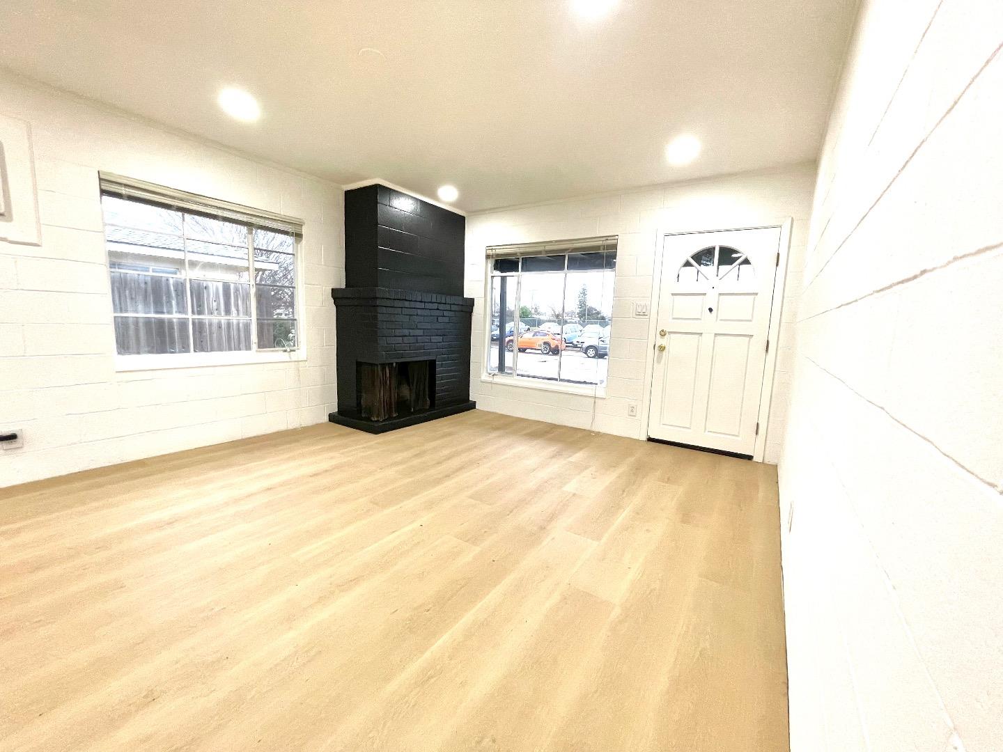 Detail Gallery Image 6 of 14 For 5119 58th St, Sacramento,  CA 95820 - 3 Beds | 1 Baths