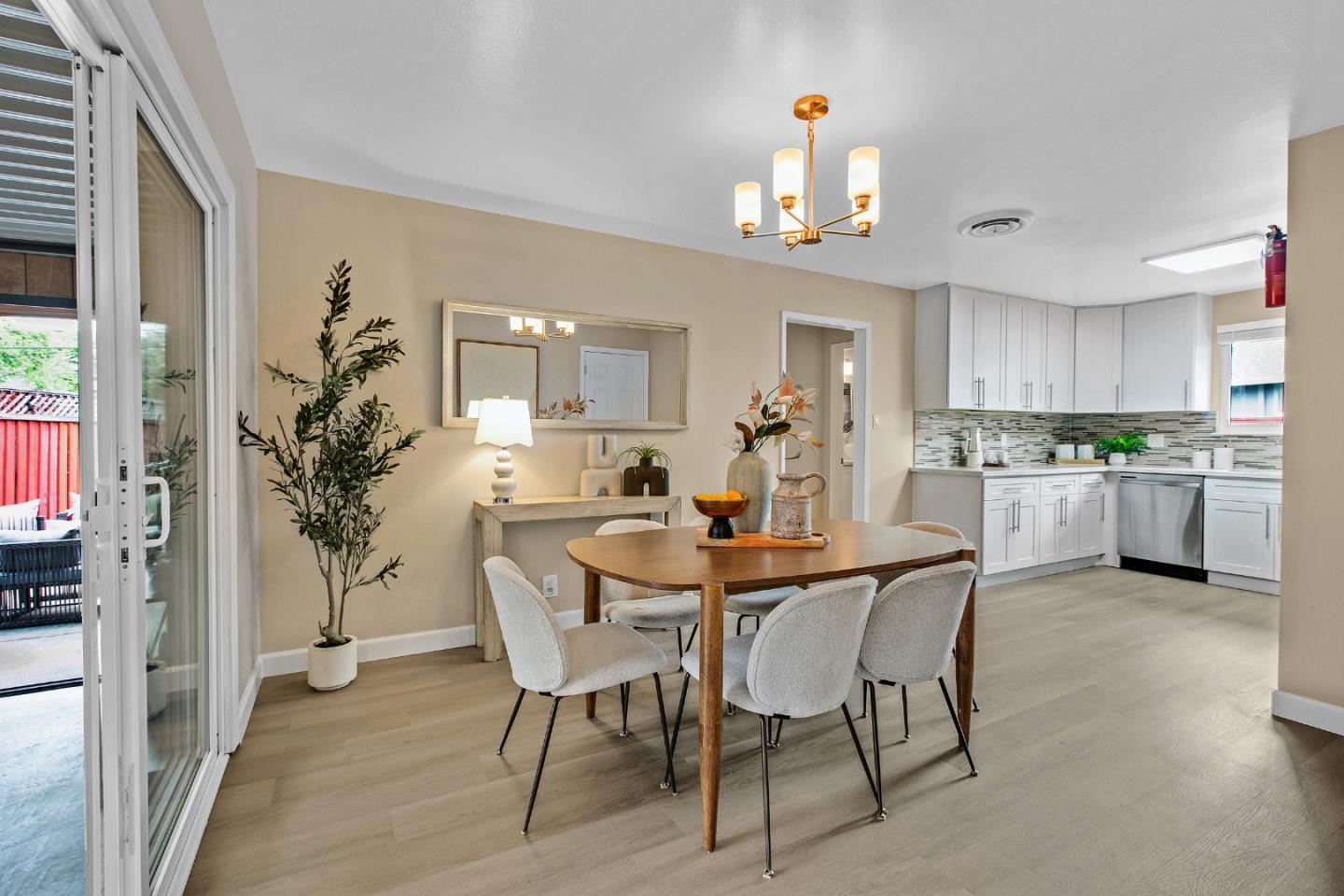 Detail Gallery Image 13 of 45 For 756 Santa Christina Ct, Sunnyvale,  CA 94085 - 3 Beds | 2 Baths