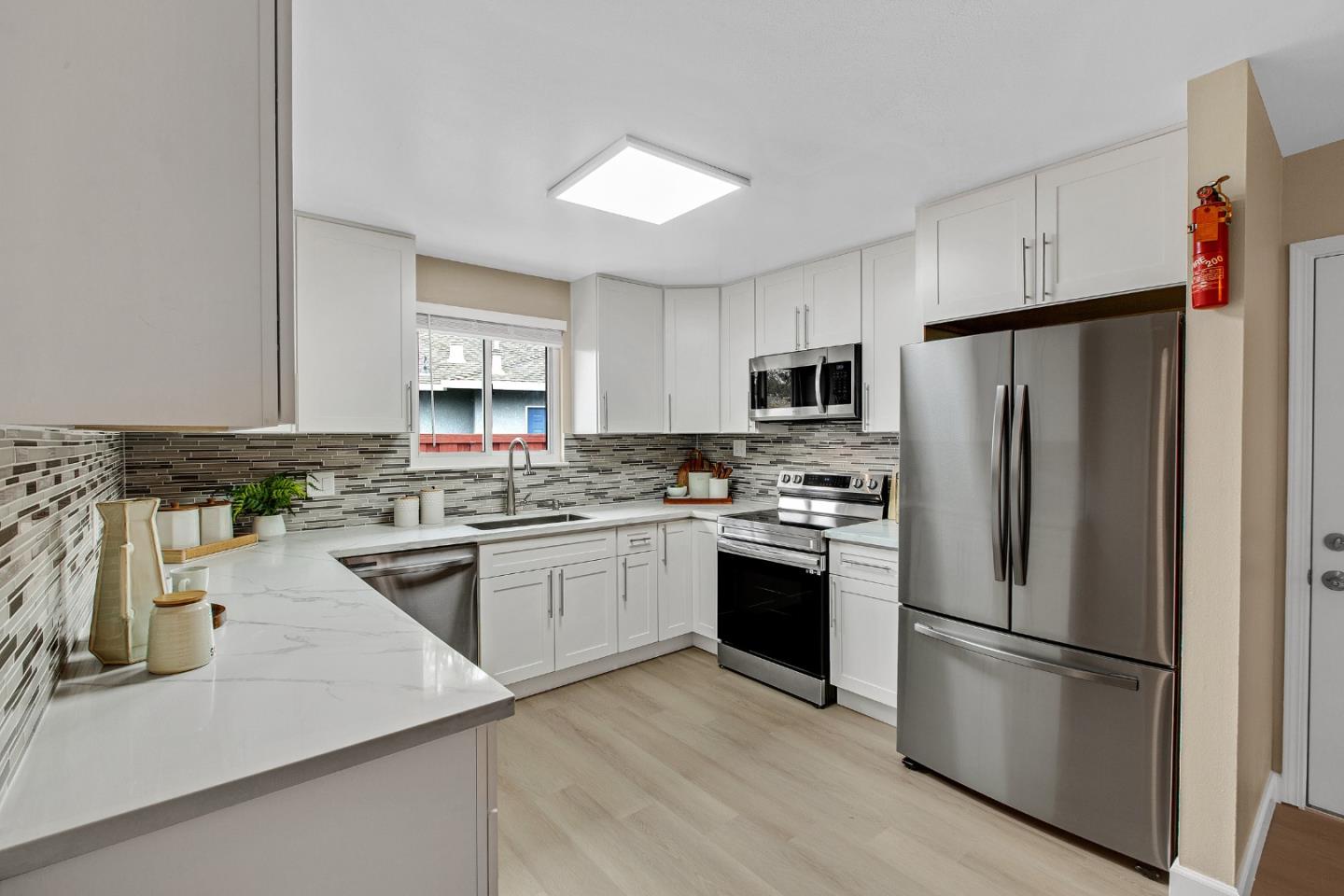 Detail Gallery Image 15 of 45 For 756 Santa Christina Ct, Sunnyvale,  CA 94085 - 3 Beds | 2 Baths