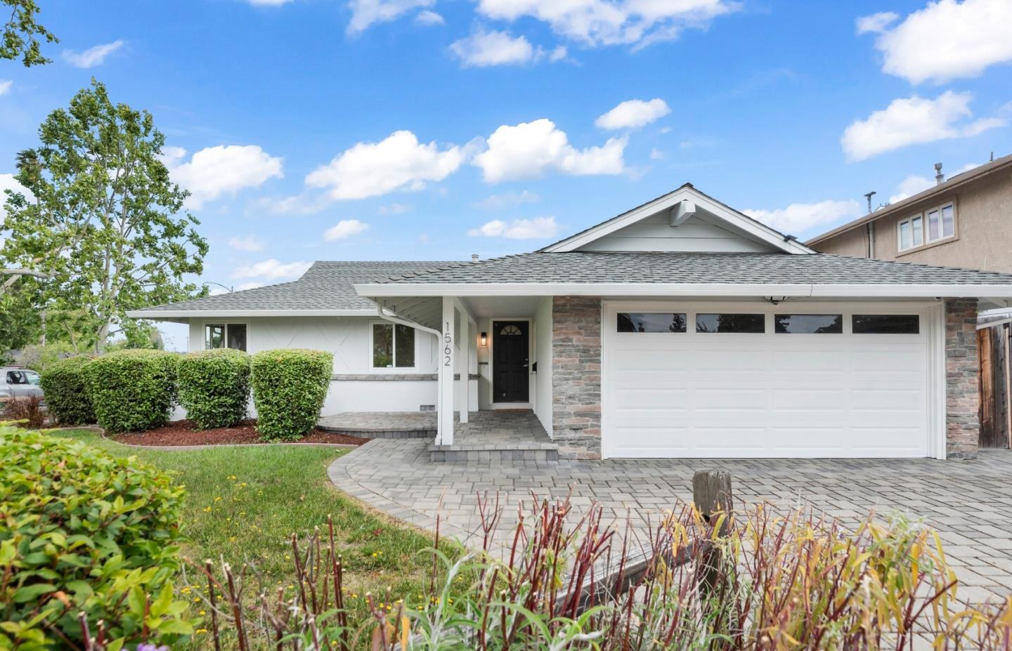 Front Image Thumbnail for ML82041040