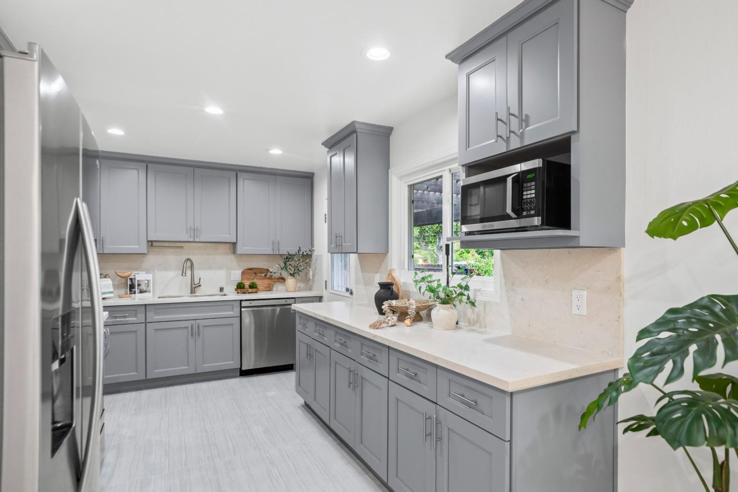 Detail Gallery Image 14 of 27 For 1562 Parkview Ave, San Jose,  CA 95130 - 3 Beds | 2 Baths