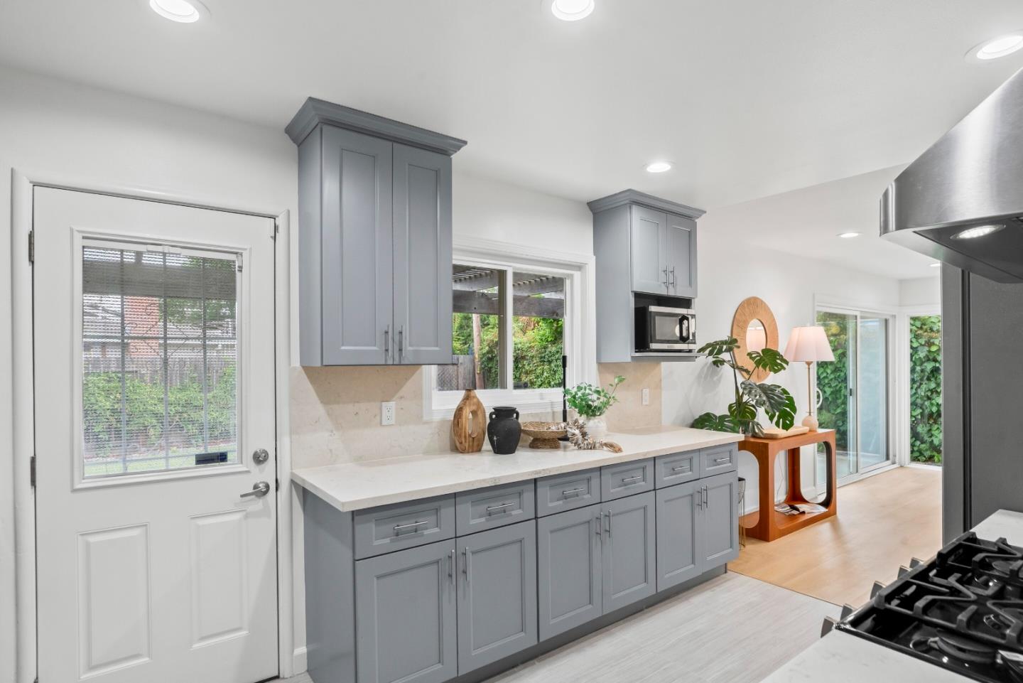 Detail Gallery Image 17 of 27 For 1562 Parkview Ave, San Jose,  CA 95130 - 3 Beds | 2 Baths