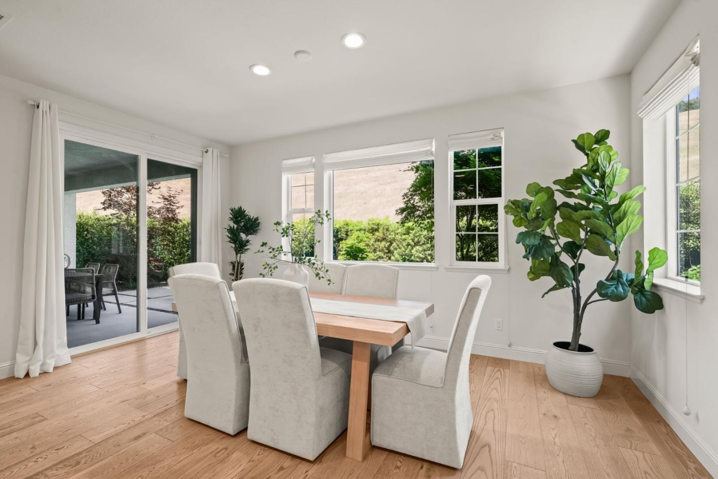 Detail Gallery Image 16 of 58 For 29716 Cantera, Hayward,  CA 94544 - 5 Beds | 3 Baths