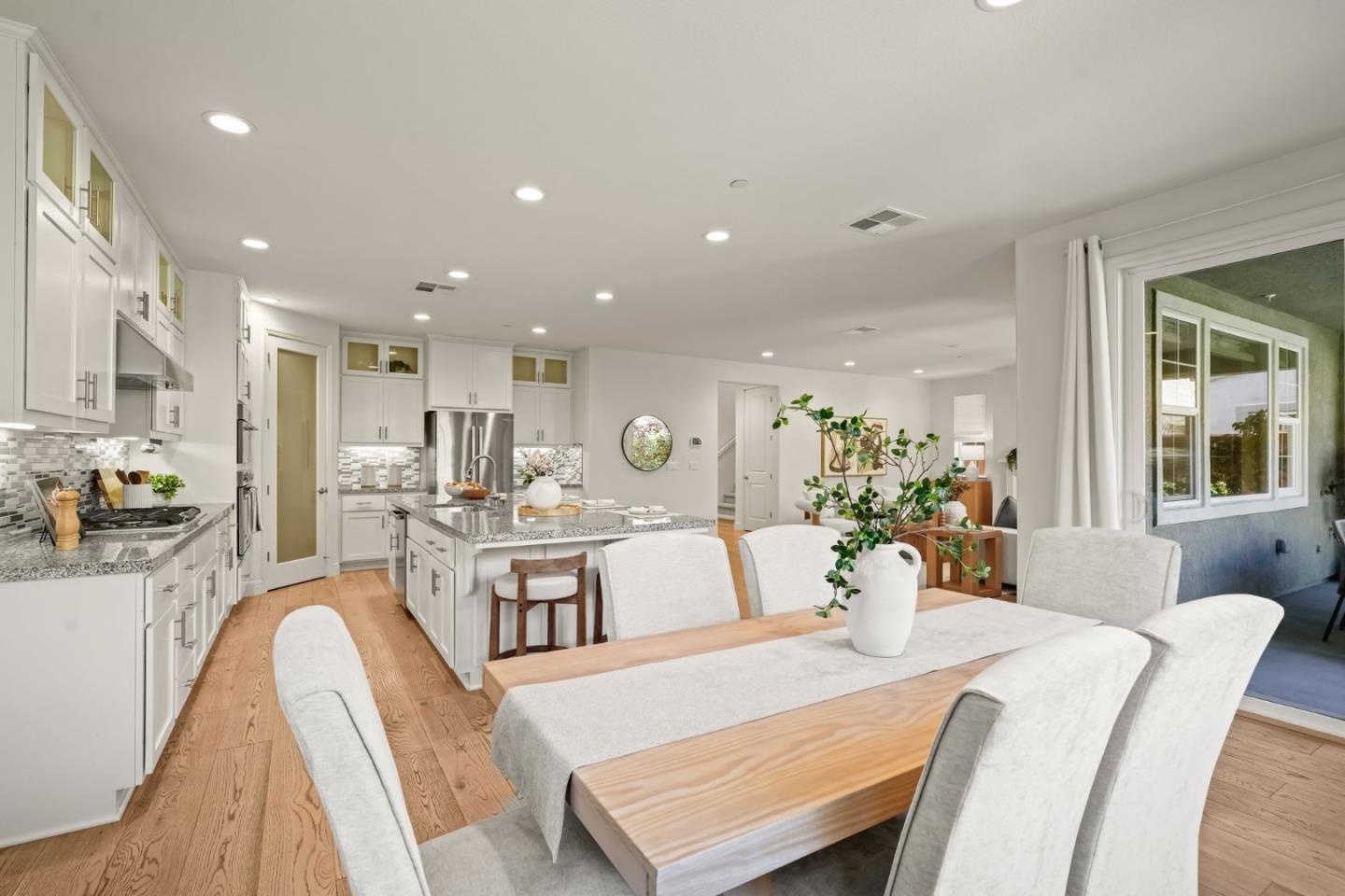 Detail Gallery Image 6 of 58 For 29716 Cantera, Hayward,  CA 94544 - 5 Beds | 3 Baths