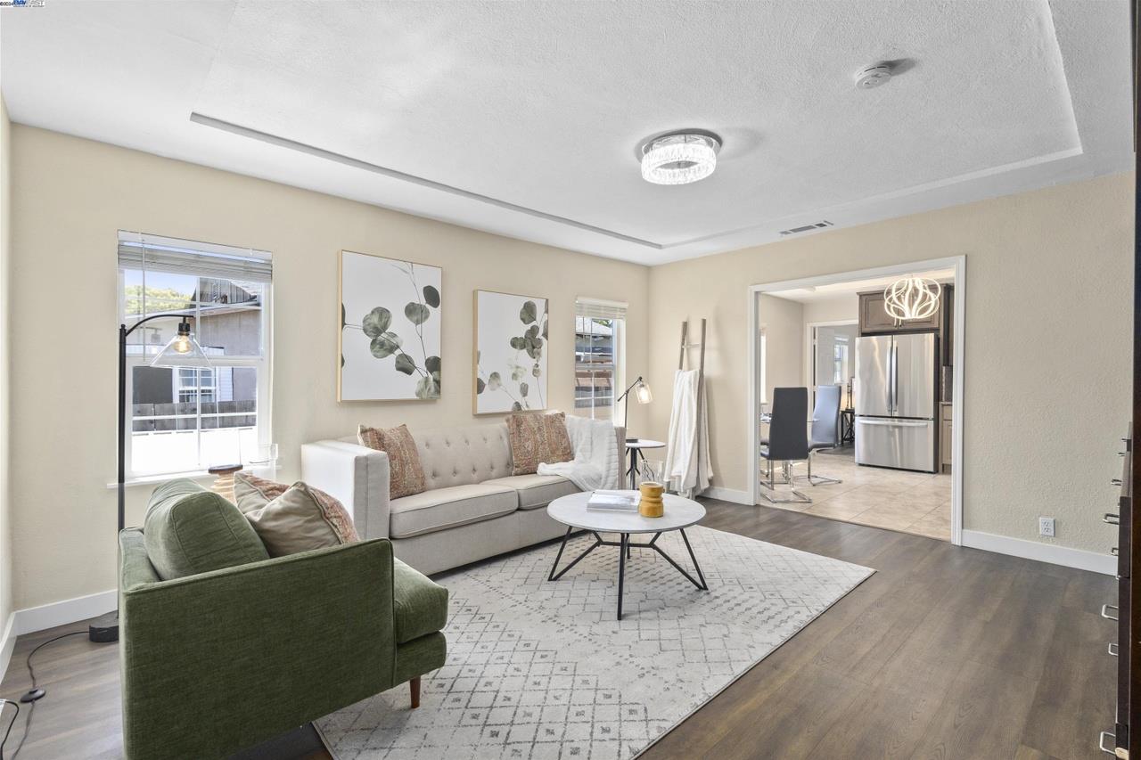 Detail Gallery Image 4 of 51 For 1958 Stowe Ave, San Jose,  CA 95116 - 3 Beds | 2 Baths