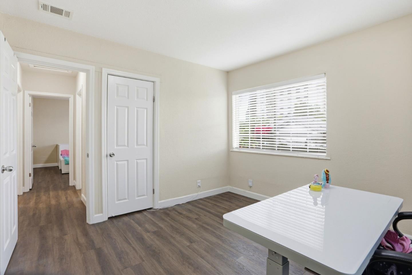 Detail Gallery Image 9 of 51 For 1958 Stowe Ave, San Jose,  CA 95116 - 3 Beds | 2 Baths