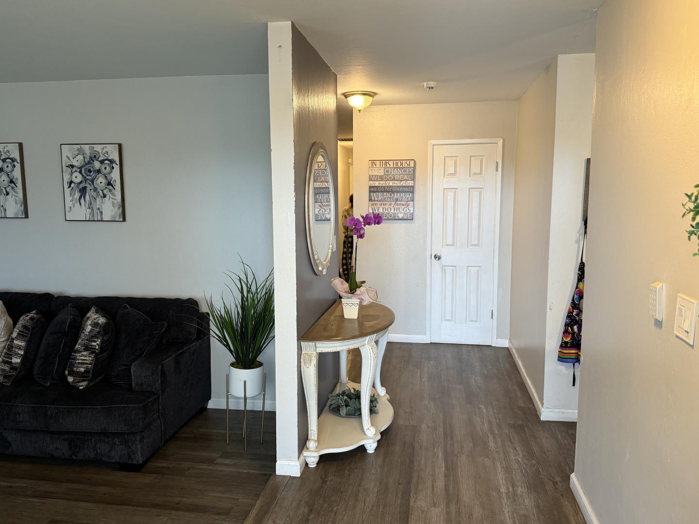 Detail Gallery Image 3 of 25 For Atherton Cir, Salinas,  CA 93906 - 5 Beds | 3 Baths