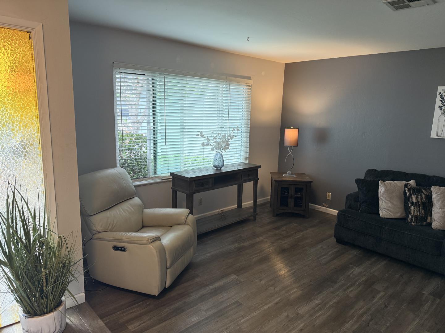 Detail Gallery Image 4 of 25 For Atherton Cir, Salinas,  CA 93906 - 5 Beds | 3 Baths