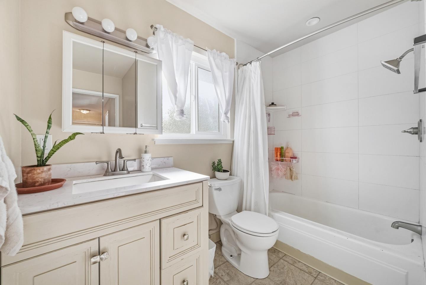 Detail Gallery Image 20 of 26 For 3965-3967 Bismarck Dr, San Jose,  CA 95130 - – Beds | – Baths