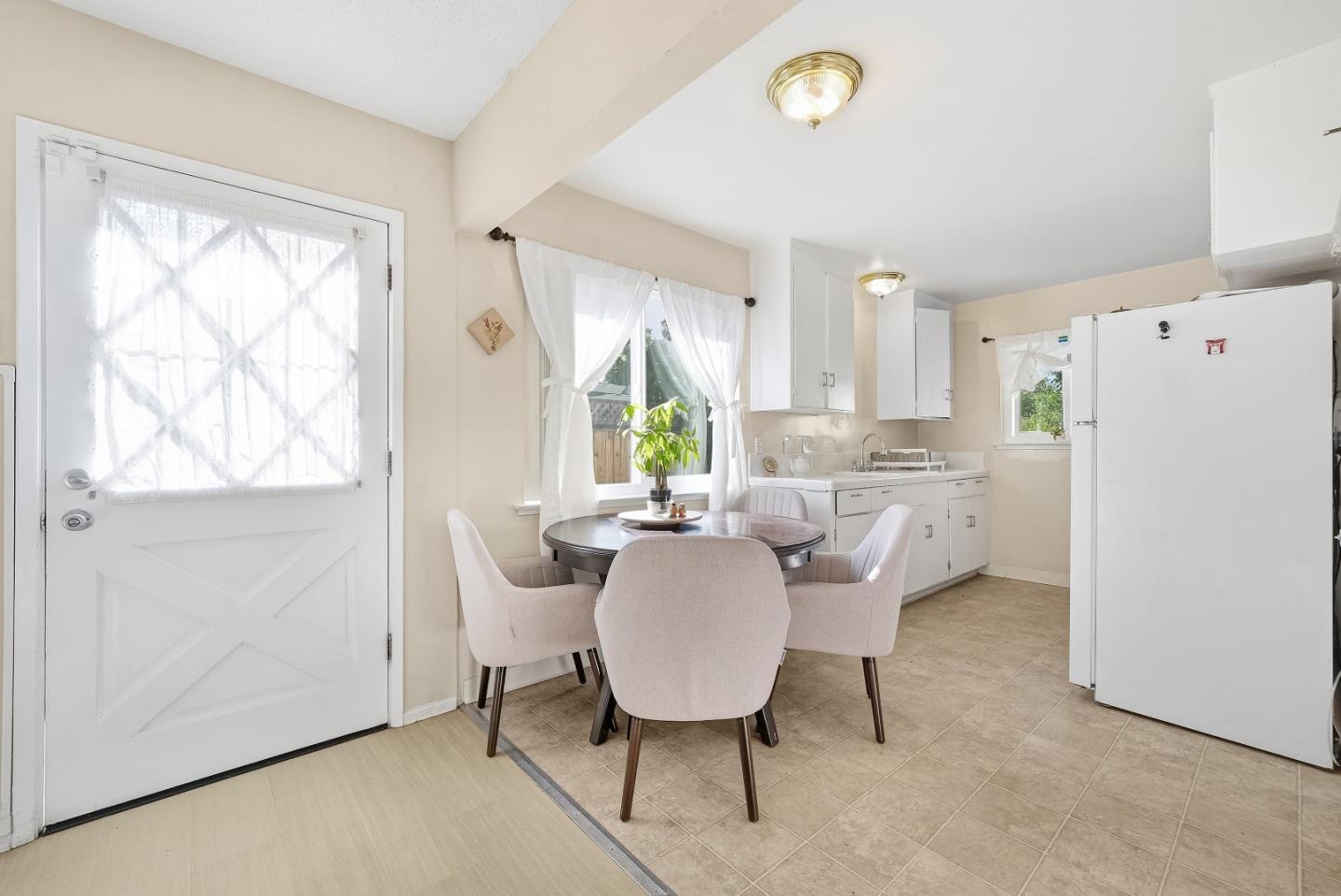 Detail Gallery Image 9 of 26 For 3965-3967 Bismarck Dr, San Jose,  CA 95130 - – Beds | – Baths