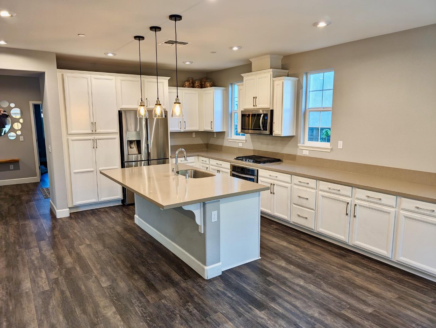 Detail Gallery Image 12 of 29 For 154 Sandpiper Way, Gilroy,  CA 95020 - 4 Beds | 3 Baths