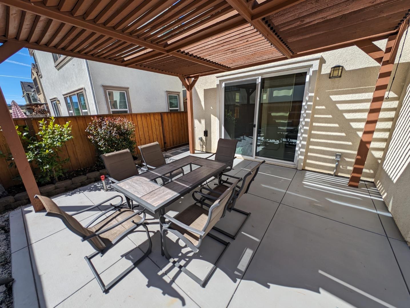 Detail Gallery Image 7 of 29 For 154 Sandpiper Way, Gilroy,  CA 95020 - 4 Beds | 3 Baths