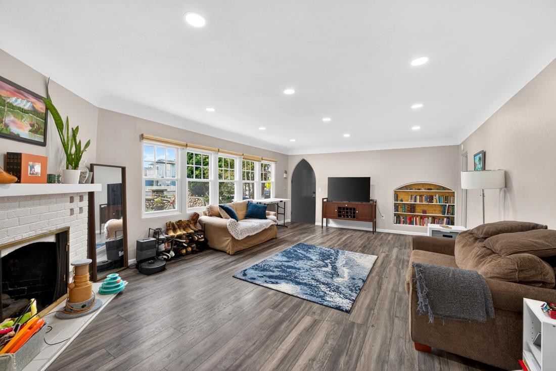 Detail Gallery Image 10 of 43 For 410 Pine Ave, Pacific Grove,  CA 93950 - – Beds | – Baths