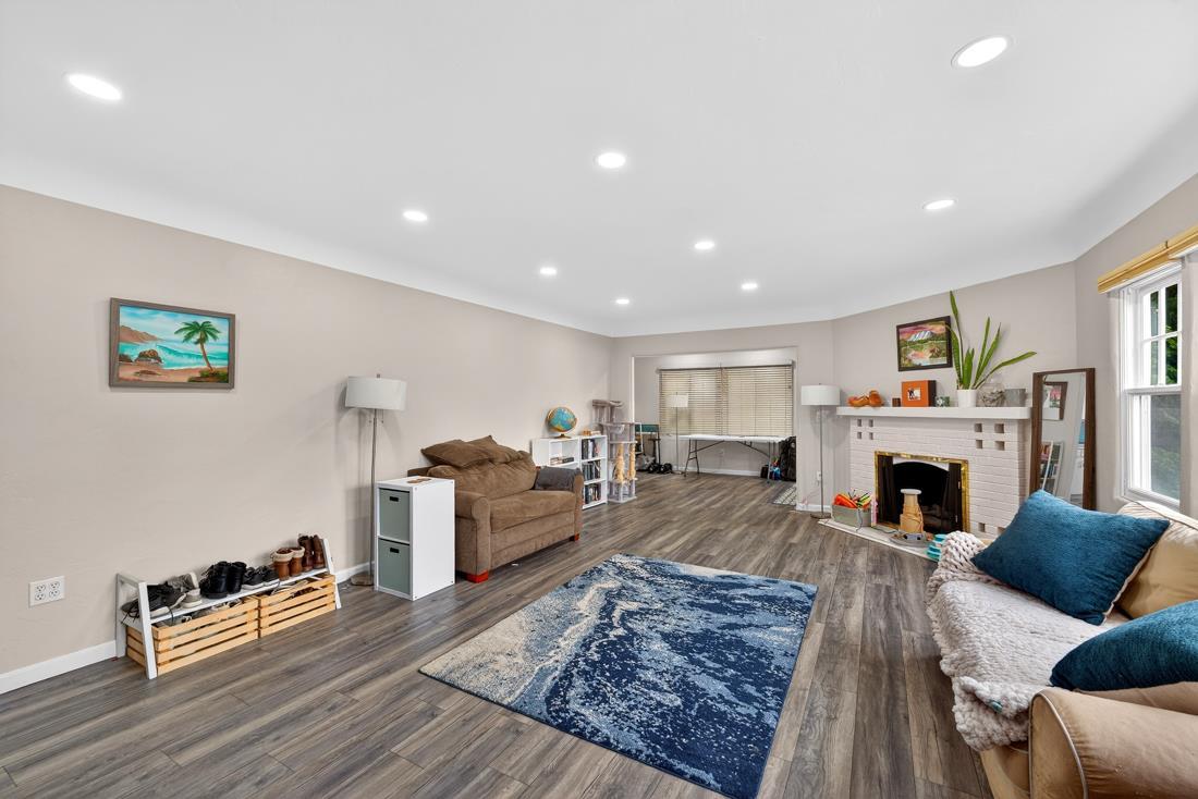 Detail Gallery Image 11 of 43 For 410 Pine Ave, Pacific Grove,  CA 93950 - – Beds | – Baths