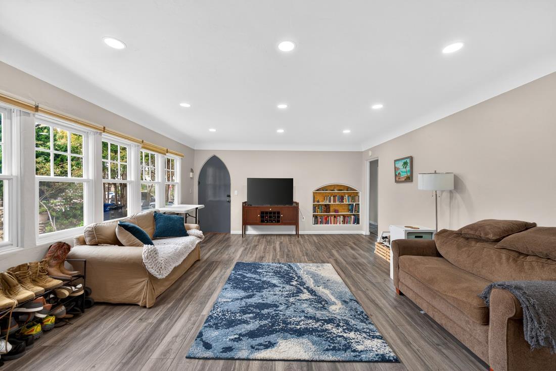 Detail Gallery Image 12 of 43 For 410 Pine Ave, Pacific Grove,  CA 93950 - – Beds | – Baths