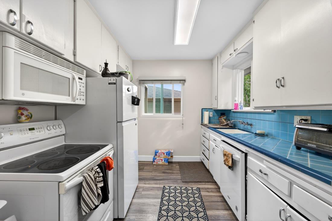 Detail Gallery Image 14 of 43 For 410 Pine Ave, Pacific Grove,  CA 93950 - – Beds | – Baths